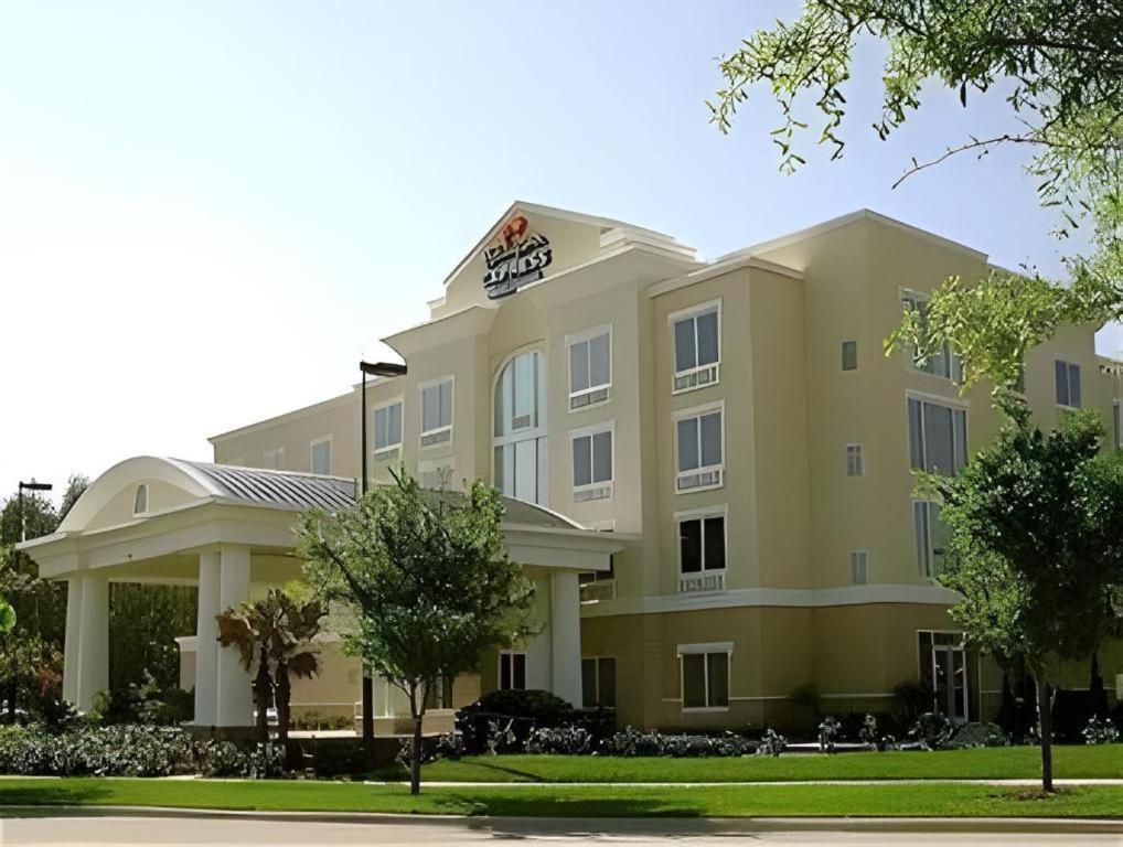Holiday Inn Express Hotel & Suites Grand Island By Ihg Exterior photo
