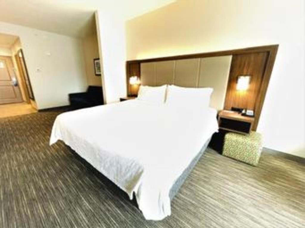Holiday Inn Express Hotel & Suites Grand Island By Ihg Exterior photo