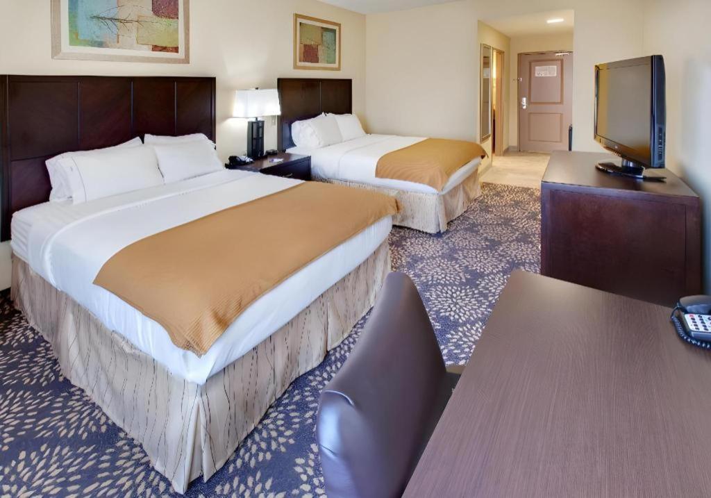 Holiday Inn Express Hotel & Suites Grand Island By Ihg Exterior photo