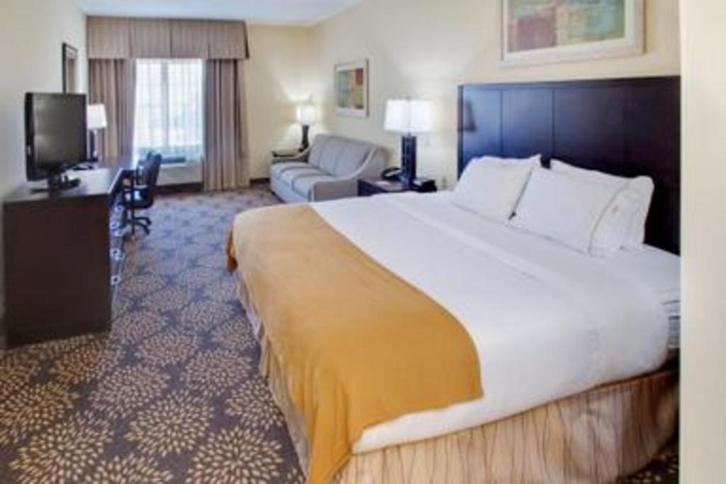 Holiday Inn Express Hotel & Suites Grand Island By Ihg Exterior photo